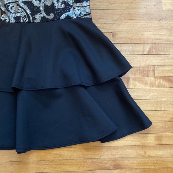 WOMENS MINI DRESS, BLACK & GOLD SEQUIN, SIZE SMALL - Picture 4 of 5